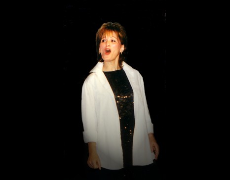 2477mary_performing1.jpg